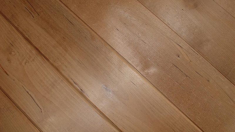 农村老木门翻新，比换新门更考验手艺